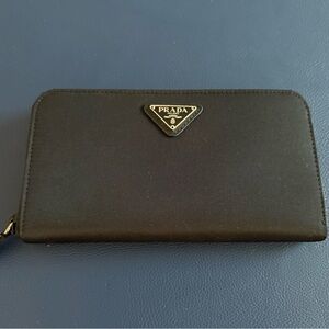 Prada Elegant Black Zip Wallet NWOT
